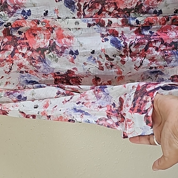 BD COLLECTION FLORAL BUTTON-DOWN SHIRT/TUNIC - Picture 3 of 9